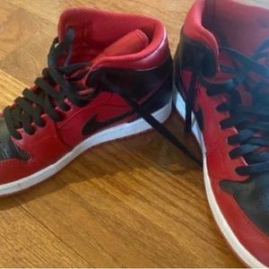 Men’s Jordan 1 Mid, Gym Red/Black/White. Size 8.